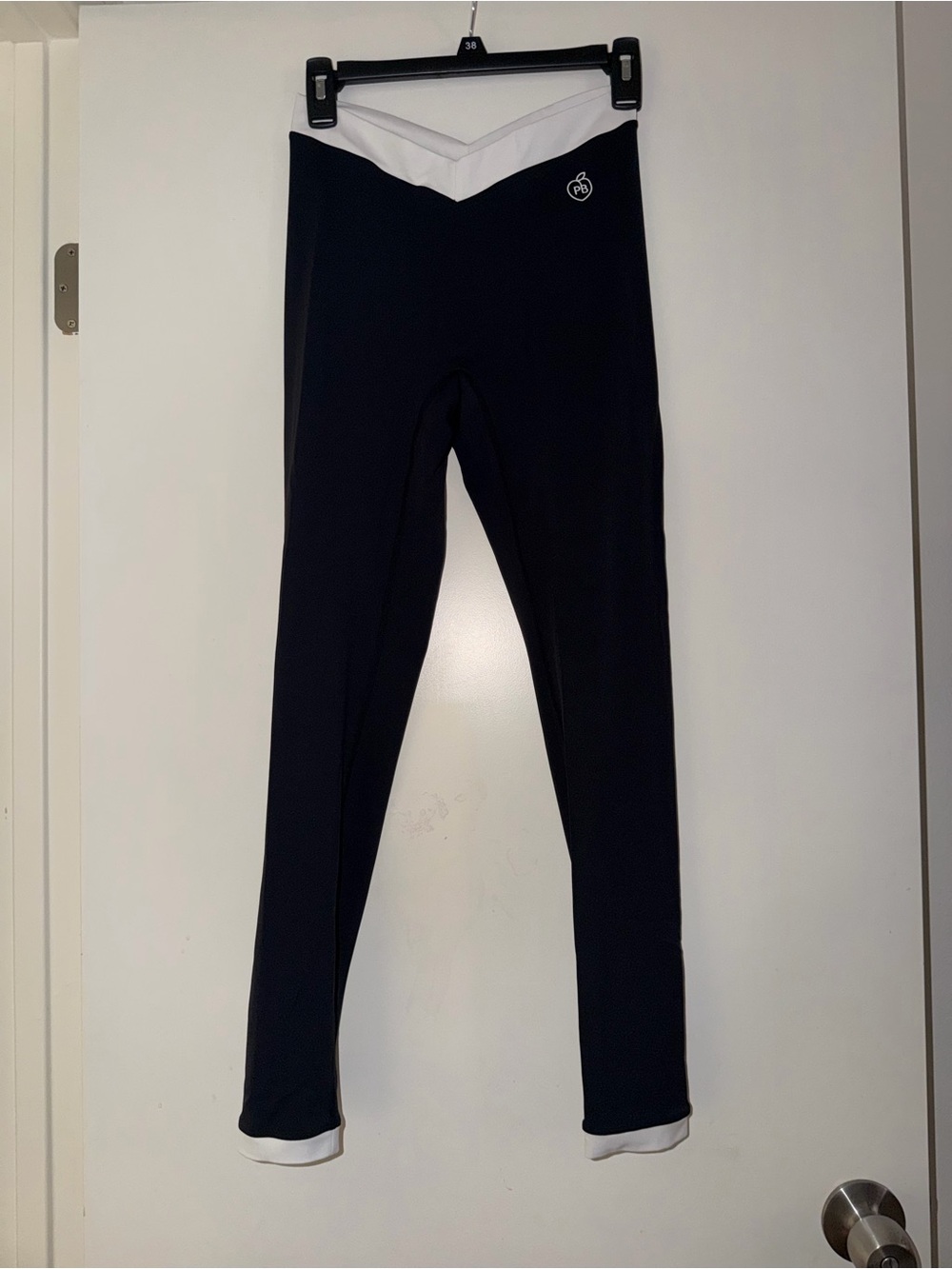 PcheeBum V waist scrunch butt leggings